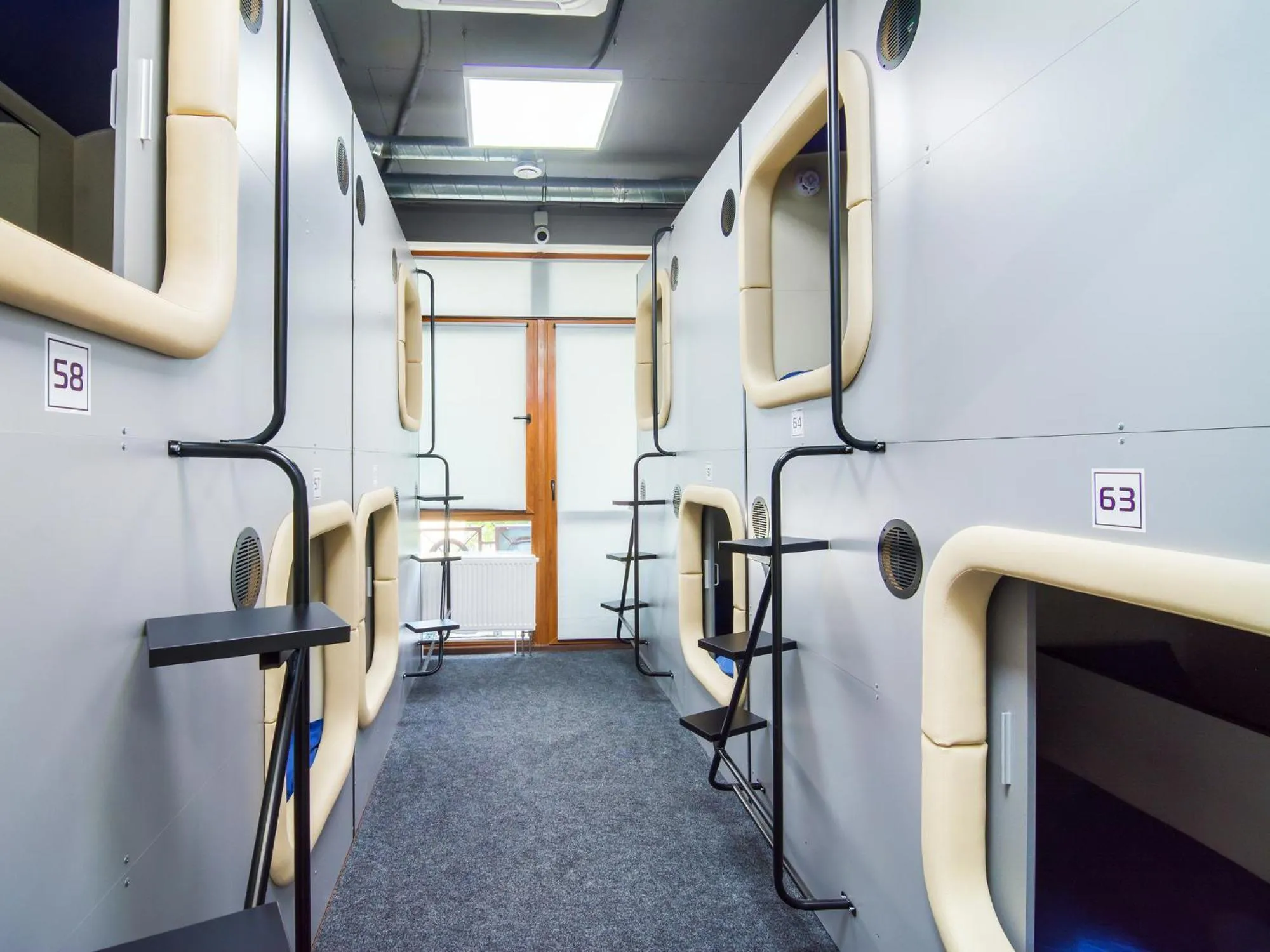 Kallaris Deluxe Capsule House