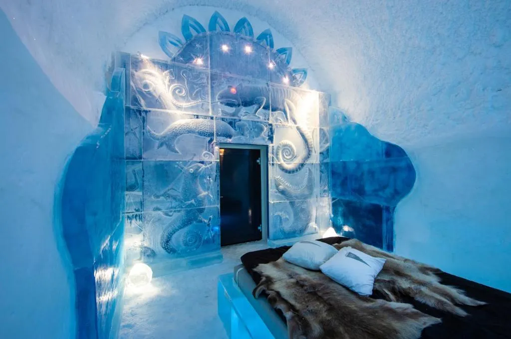 Camp Caroli Hobbit Hut
